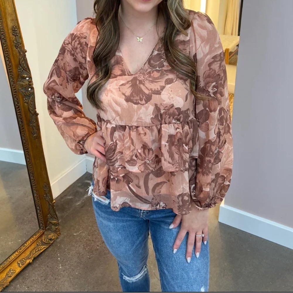NWT- Gilli long sleeve, V-neck, floral w/ruffle blouse